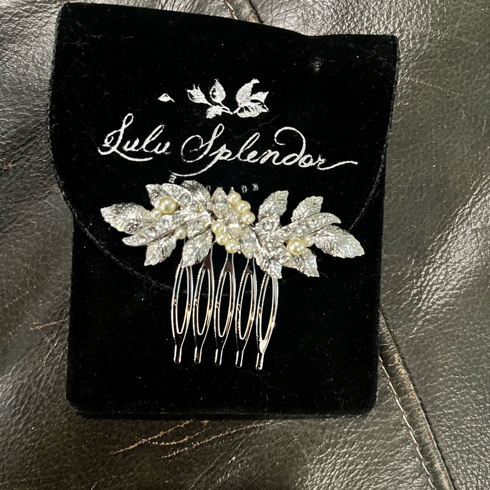 Silver and pearl bridal  Hair Comb